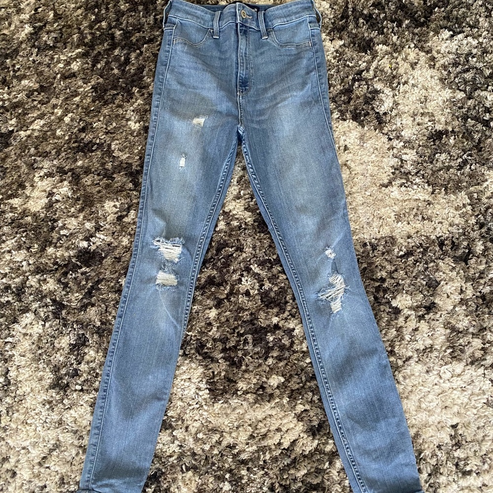 Distressed/Ripped Jeans